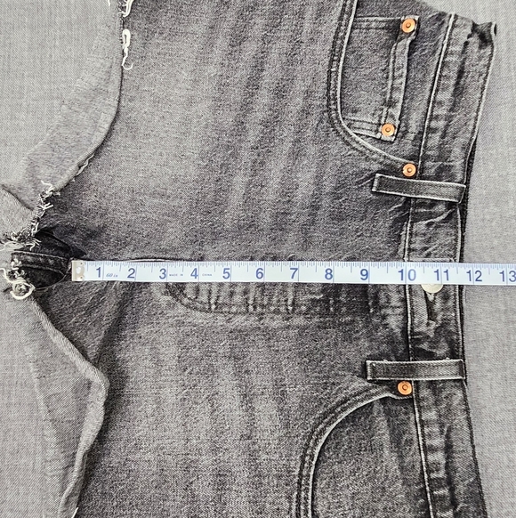 Levi's 501 Black Cut Off Denim Jean Shorts. 31. 100% Cotton. - Picture 8 of 9